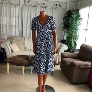 LOVE SADIE short-sleeve long floral blue white wrap dress